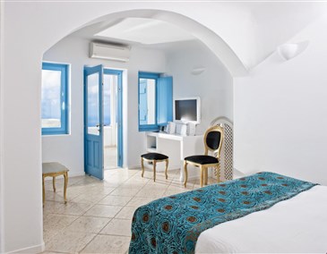 Above Blue Suites - Santorini